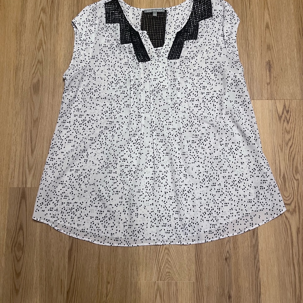 Daniel Rainn White Boxy Blouse Bib Collar